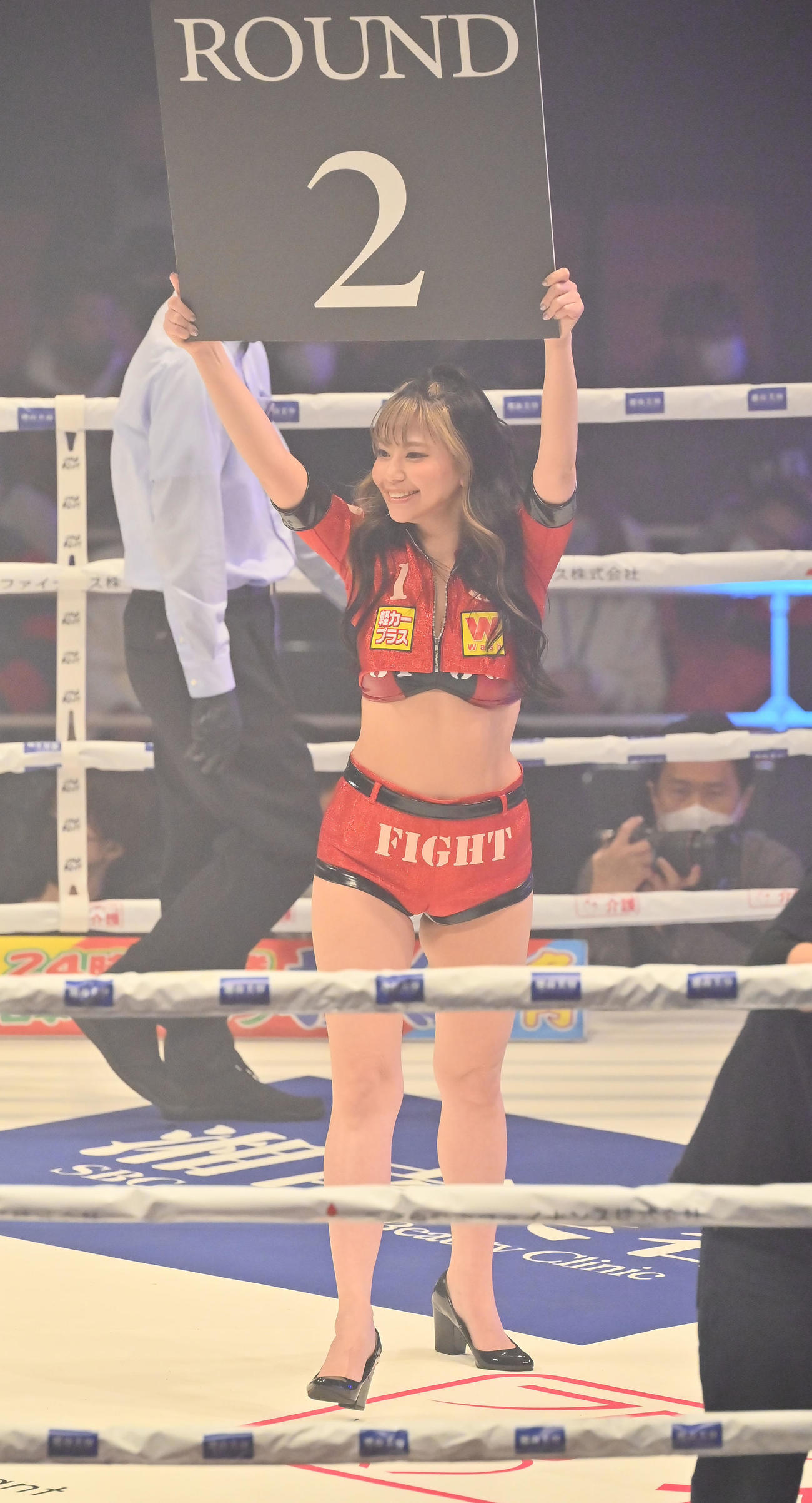 3150FIGHTラウンドガール「3150GIRLS」の礒部希帆（撮影・和賀正仁）