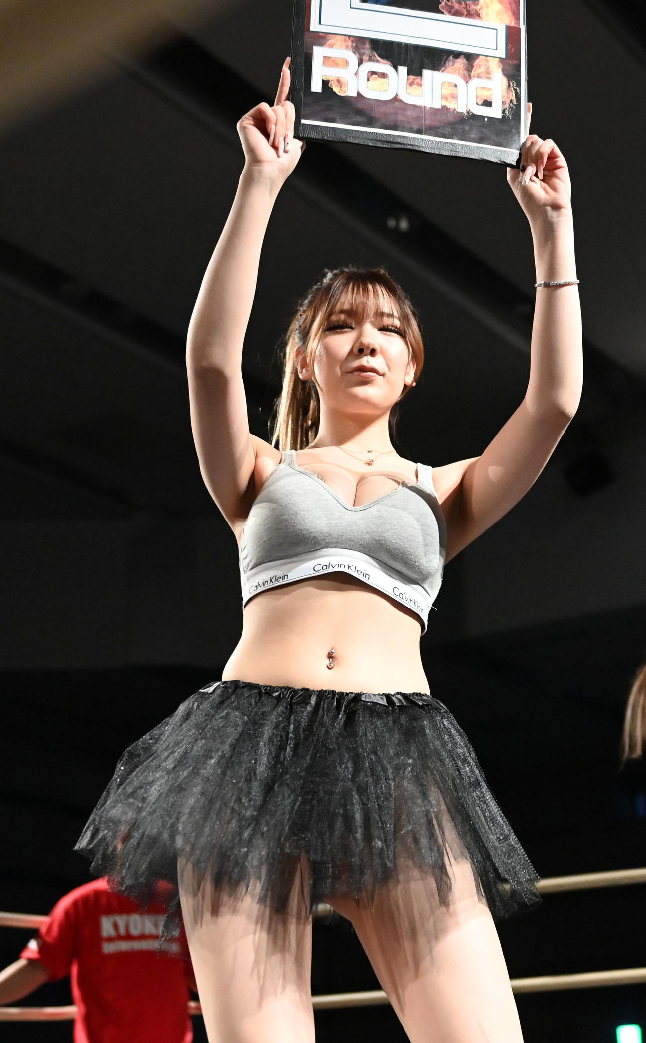 競拳ラウンドガール　未来（撮影・前岡正明）