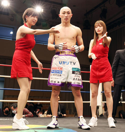 ミライモンスター 松本圭佑 脱毛症にコンプレックスがある人に勇気を 気合の丸刈り７戦全ｋｏ ボクシング 日刊スポーツ