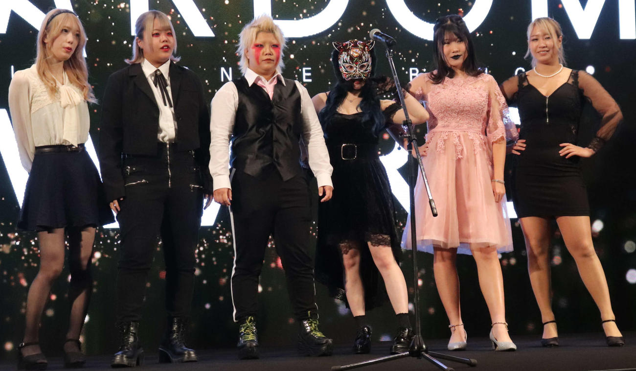 スターダム高田馬場大会　アワードに出席した大江戸隊のメンバー（撮影・松熊洋介）