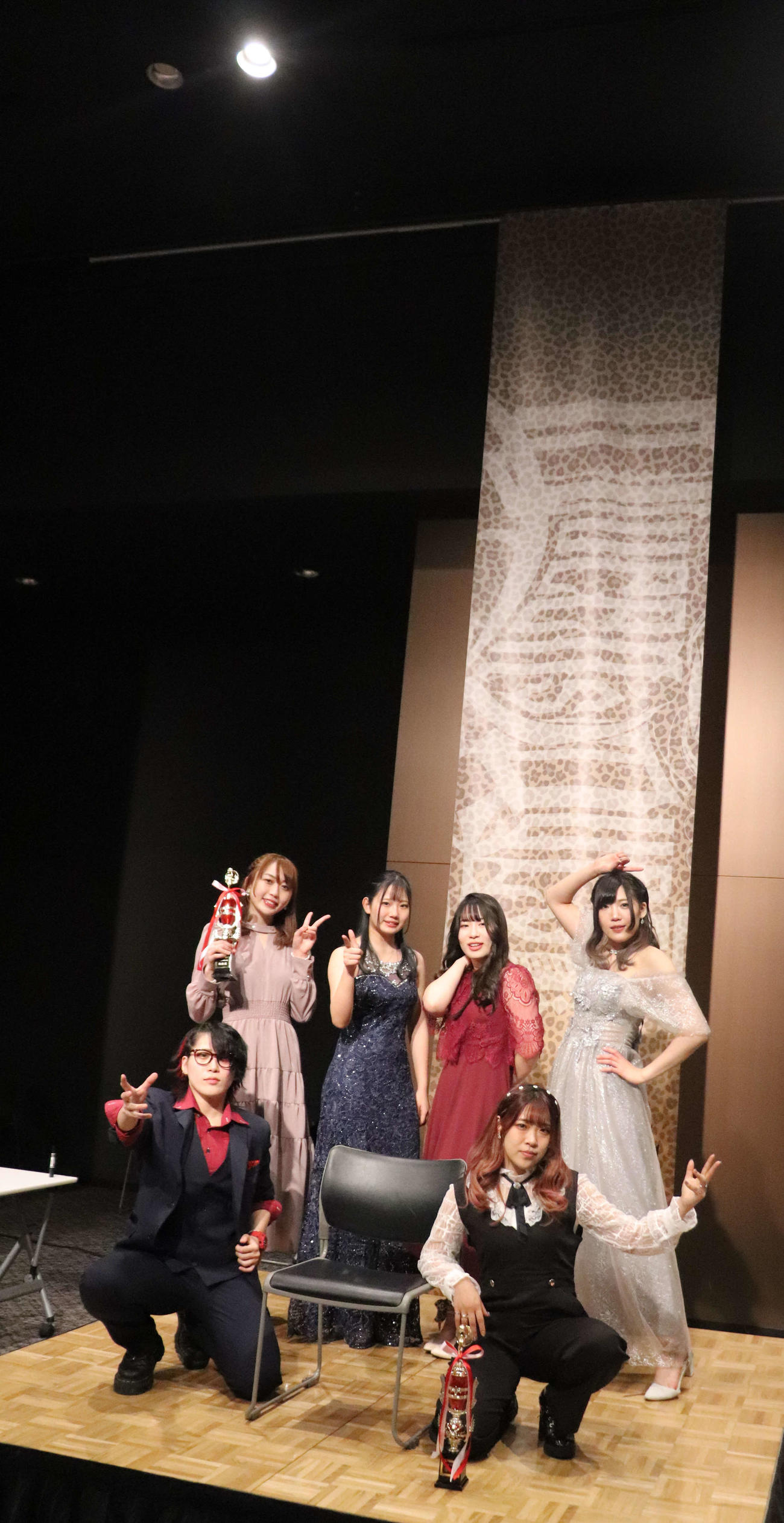 スターダム高田馬場大会　撮影会に臨んだQueen's Questのメンバー（撮影・松熊洋介）