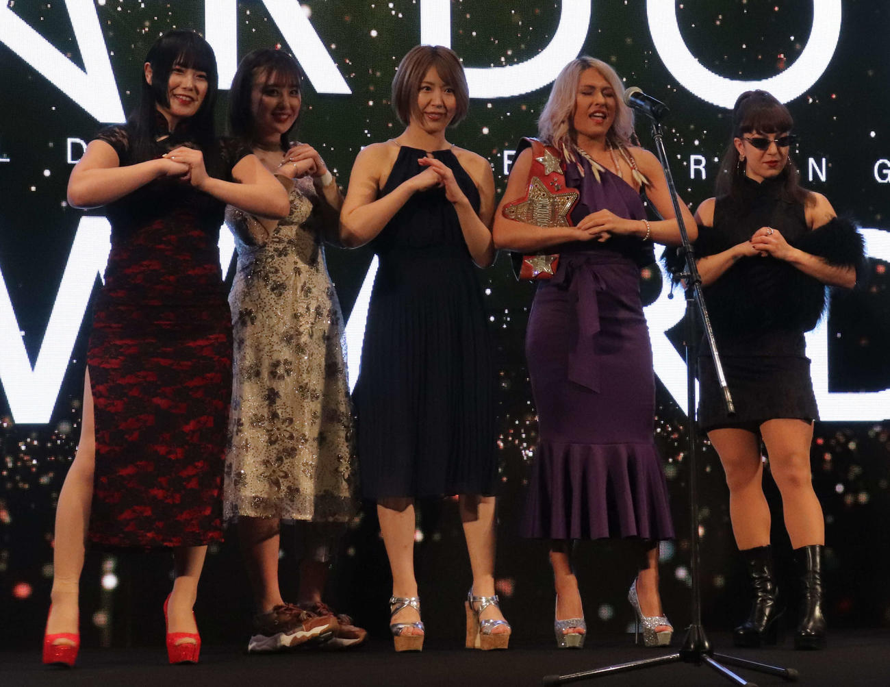 スターダム高田馬場大会　アワードに出席したDonna del Mondoのメンバー（撮影・松熊洋介）