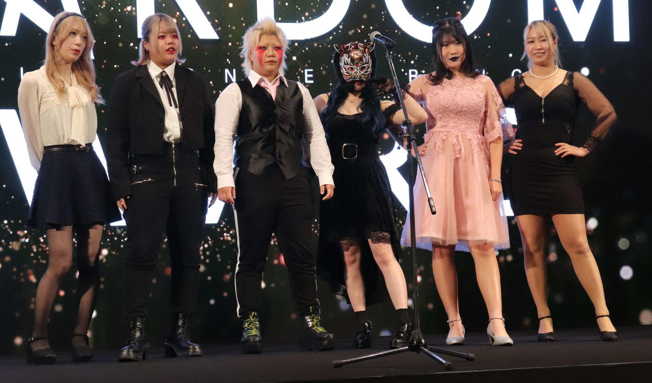 スターダム高田馬場大会　アワードに出席した大江戸隊のメンバー（撮影・松熊洋介）