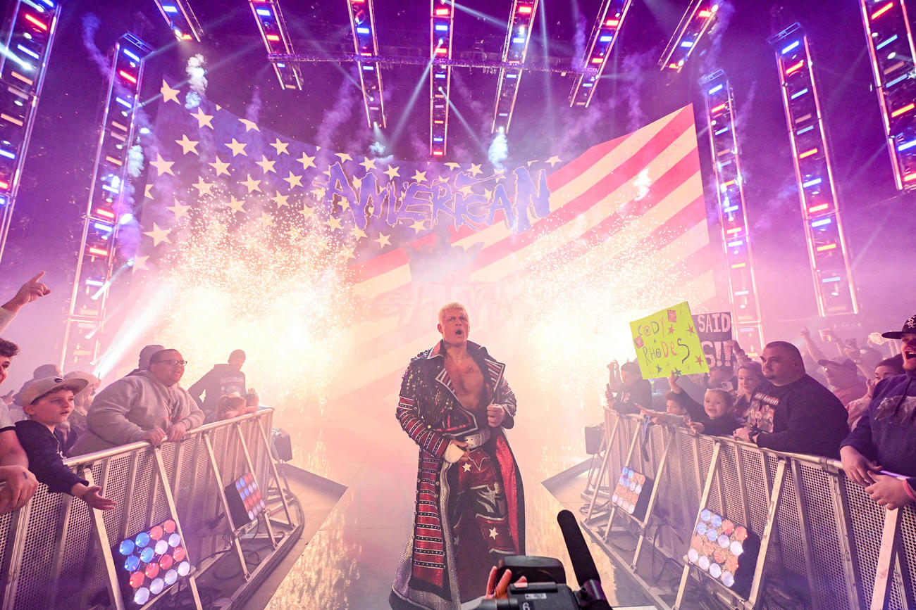 気合の入った表情で入場する23年の男子ロイヤルランブル覇者コーディ・ローデス（C）2023 WWE, Inc. All Rights Reserved.