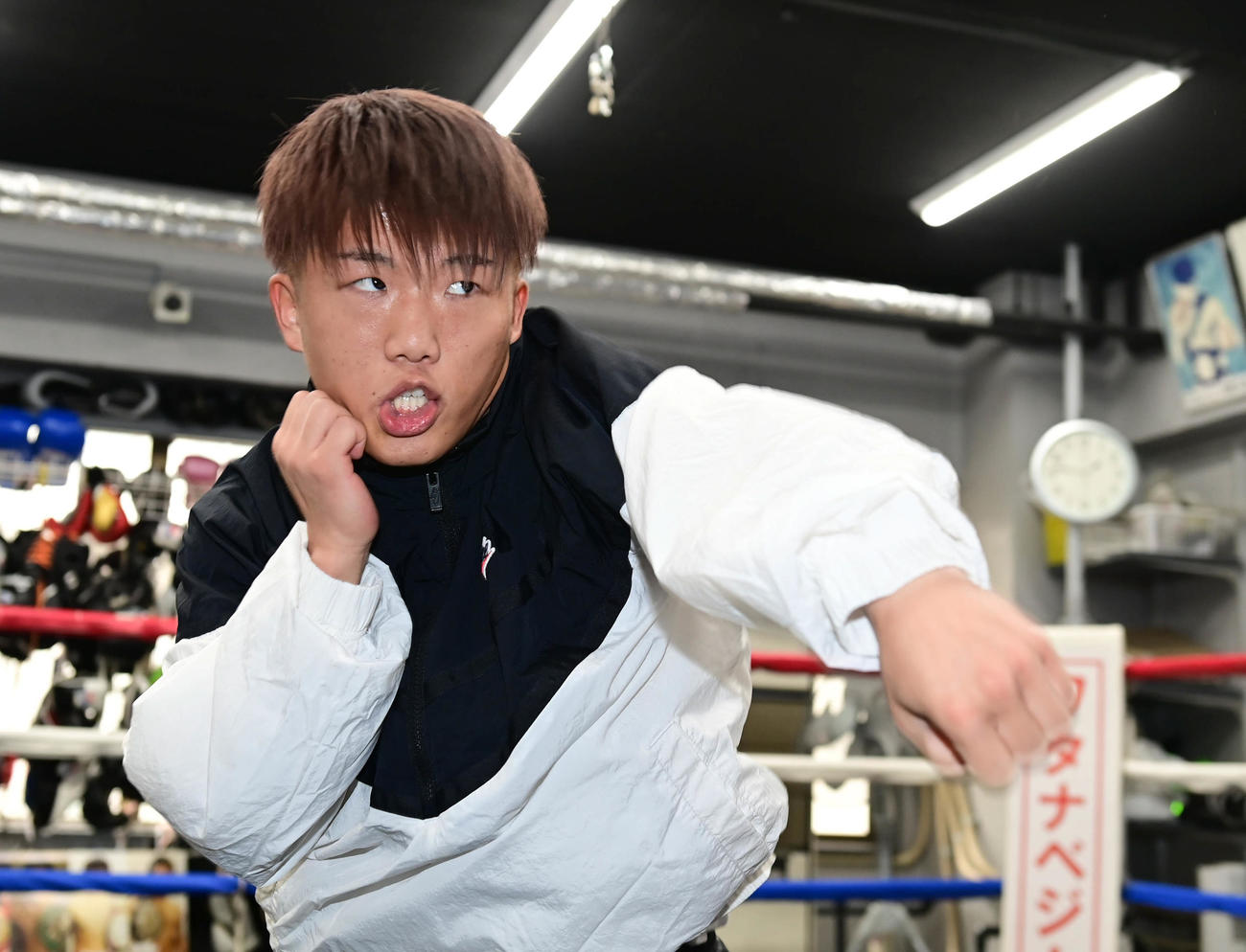 バラダレスとの再戦へ向けてトレーニングを再開した重岡（撮影・小沢裕）
