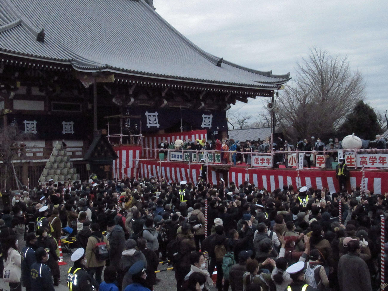 池上本門寺の節分会（撮影・勝部晃多）