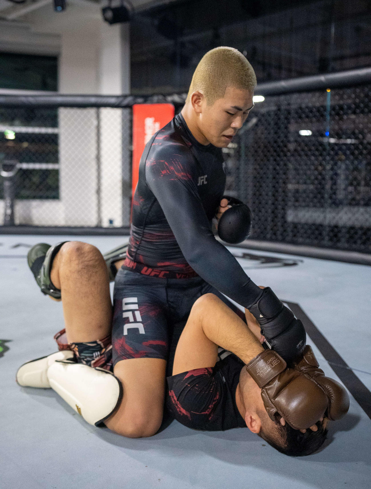 UFCデビュー戦に向け最終調整する木下（上）