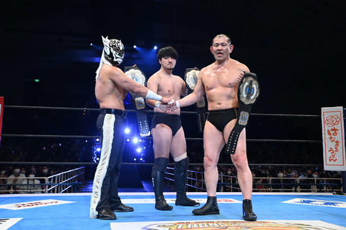 新日本】鈴木みのるNEVER6人タッグ王座獲得、成田デスペとの新