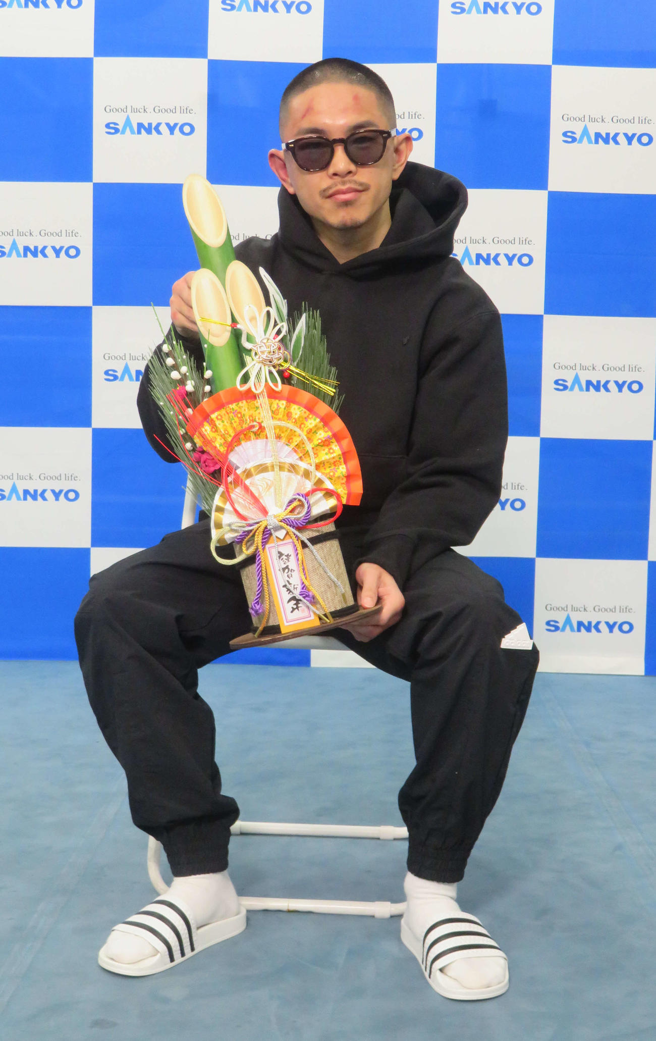 WBA、WBO世界スーパ－フライ級王座統一戦でドロー防衛し、新年を迎えたWBO世界同級王者井岡一翔（2023年1月1日撮影）