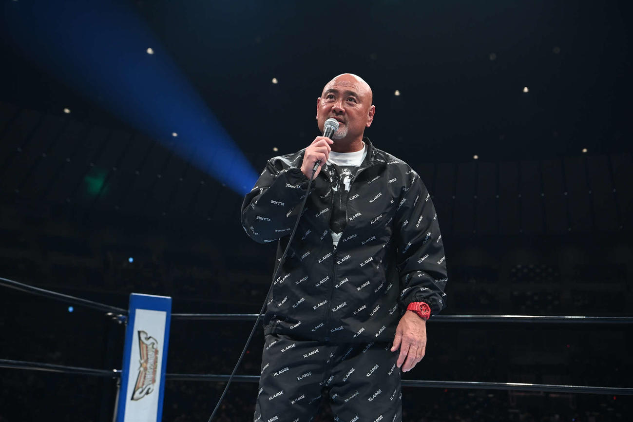 内藤に呼びかける武藤（新日本プロレス提供）