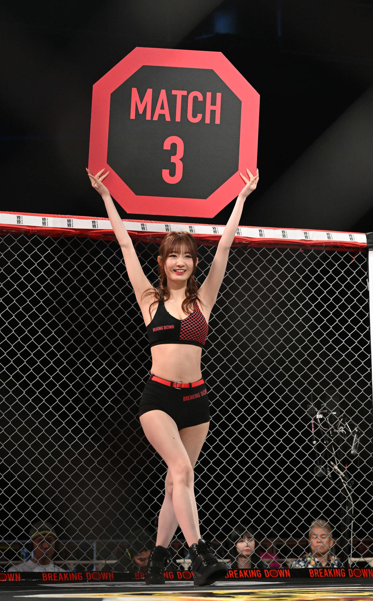リングを彩るブレイキンガール（撮影・滝沢徹郎）