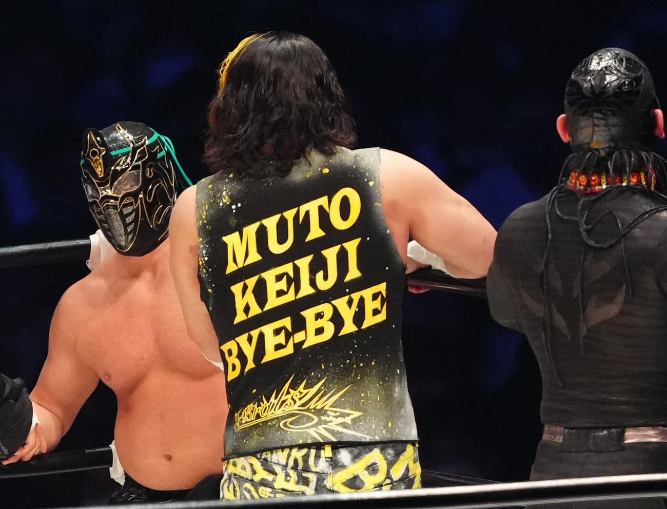 「MUTO KEIJI BYE－BYE」と入れられたKAIの衣装（撮影・江口和貴）