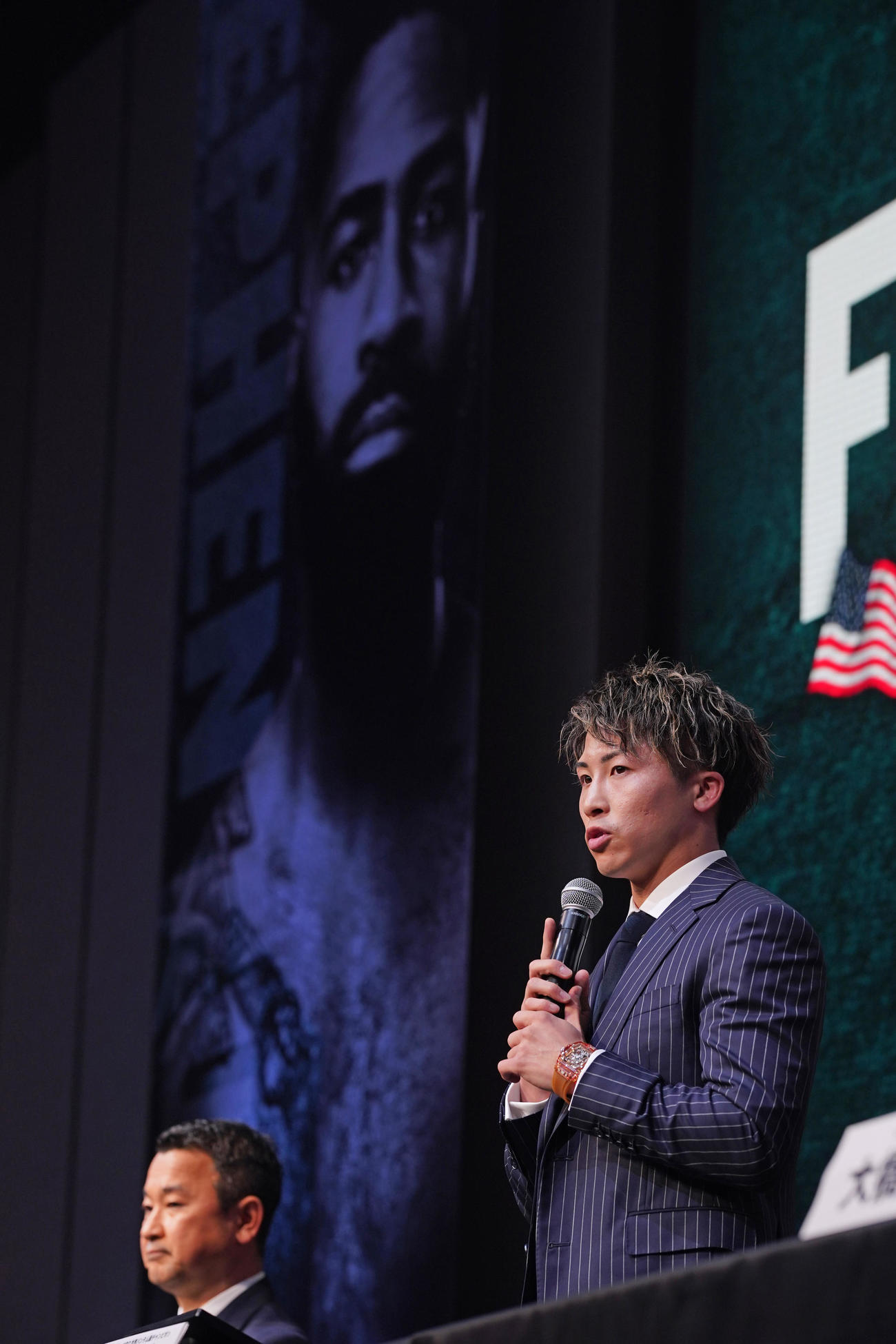 「WBC・WBO世界スーパーバンタム級タイトルマッチ井上尚弥対スティーブン・フルトン」開催発表し会見冒頭あいさつする井上（撮影・垰建太）