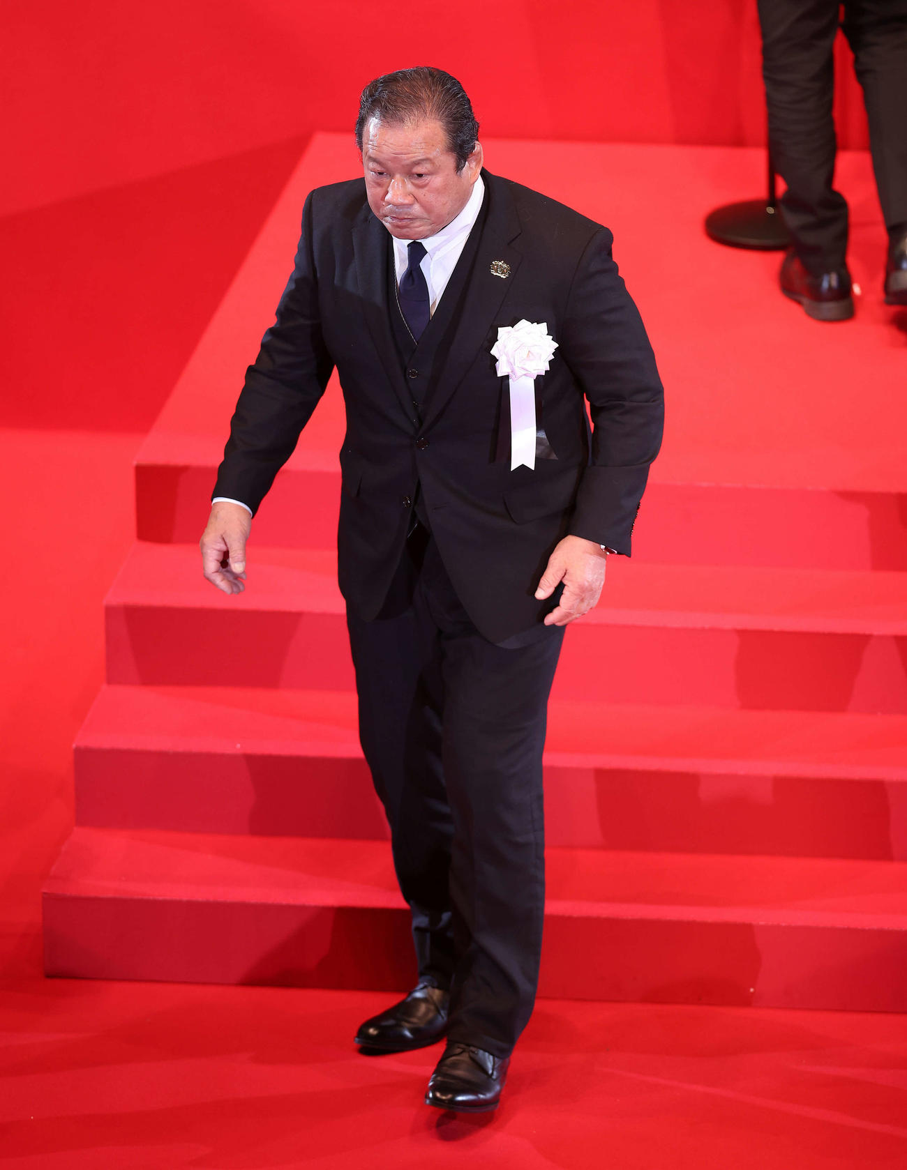 「アントニオ猪木お別れの会」で弔辞を終え席に戻る藤波辰爾（撮影・河田真司）