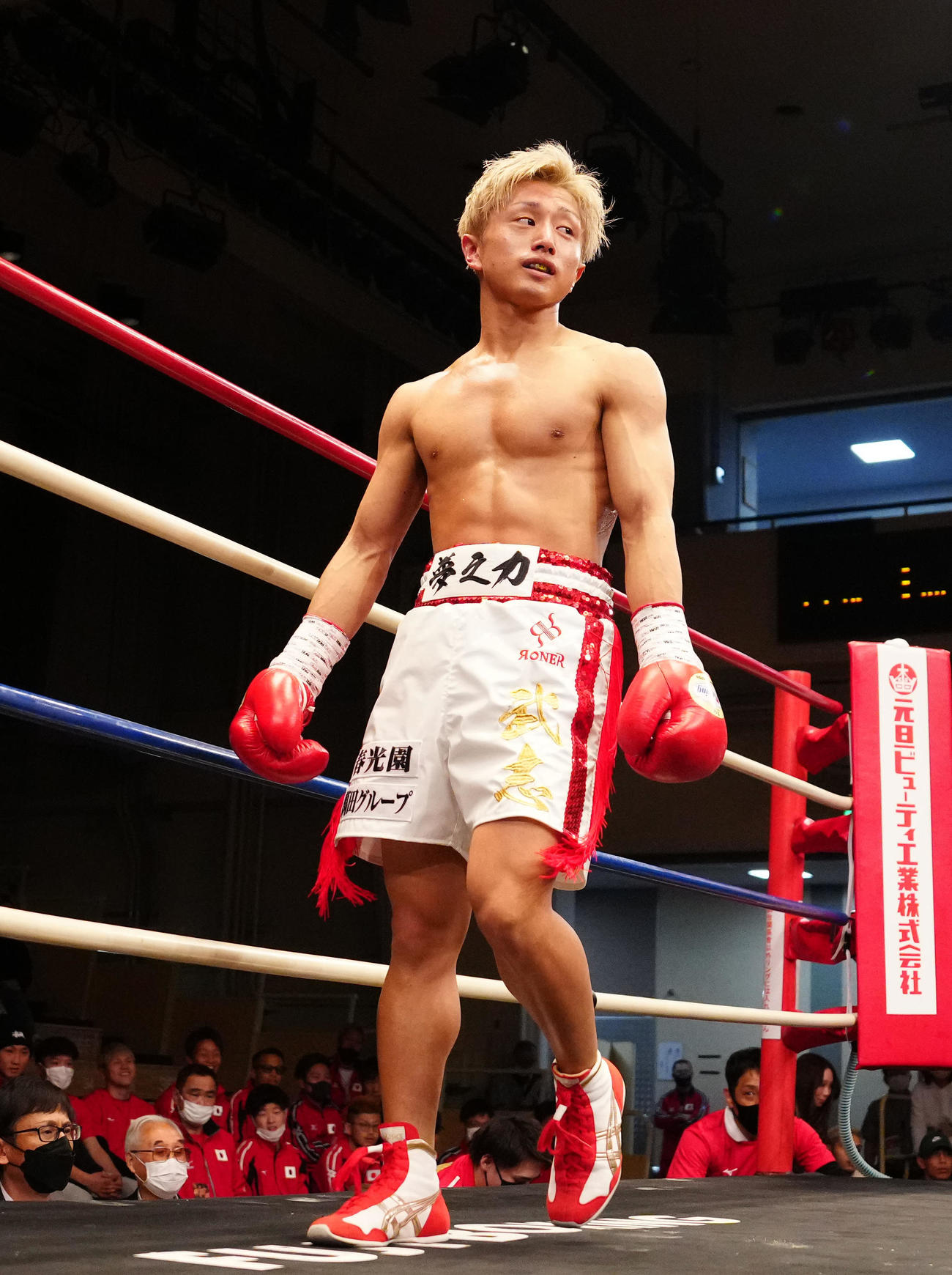 1回、リエンピスにTKO勝ちした石井（撮影・江口和貴）