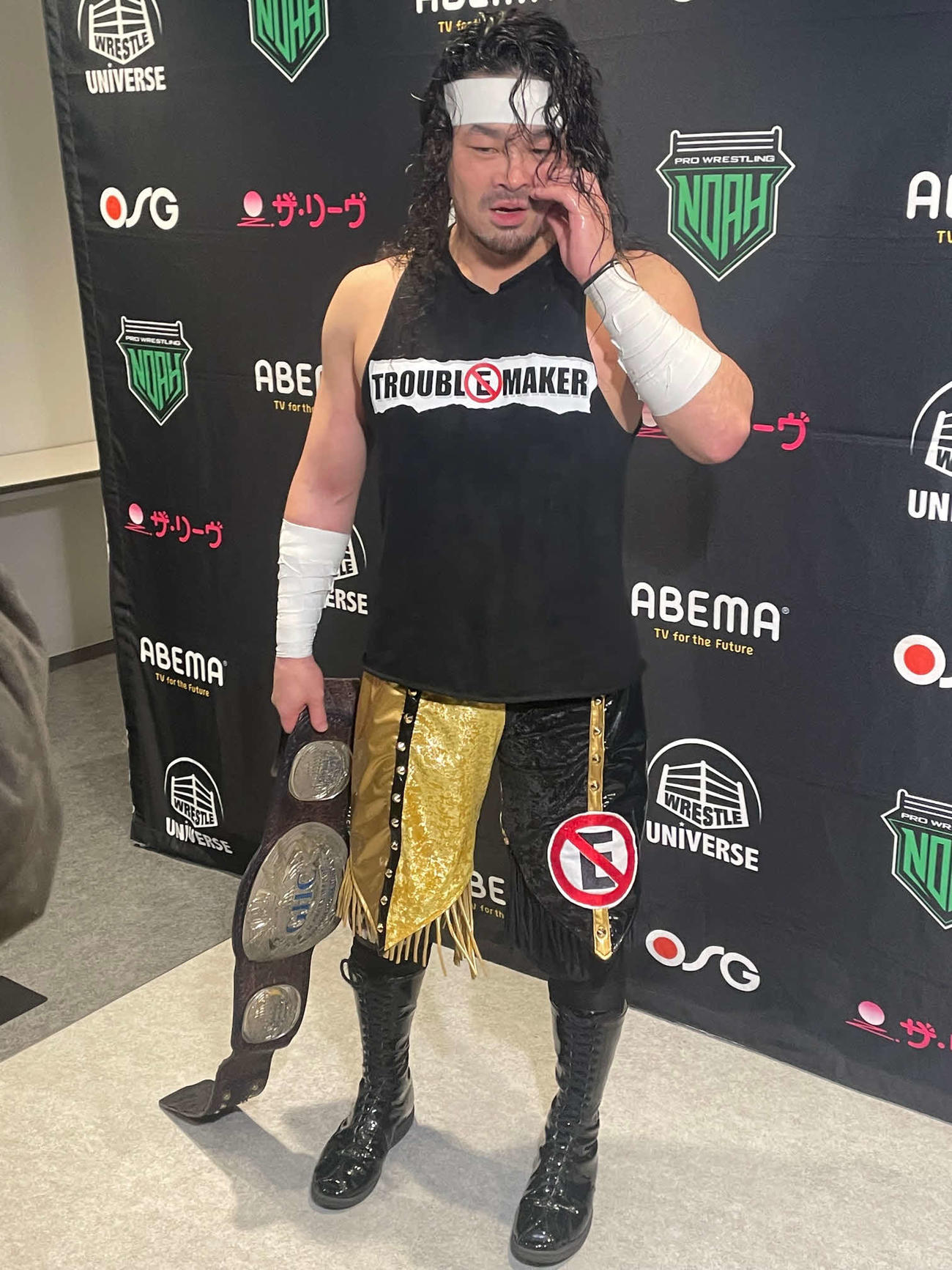 GHCジュニアヘビー級タッグ王座で防衛に成功したが、パートナーの小川良成と決裂したEITA