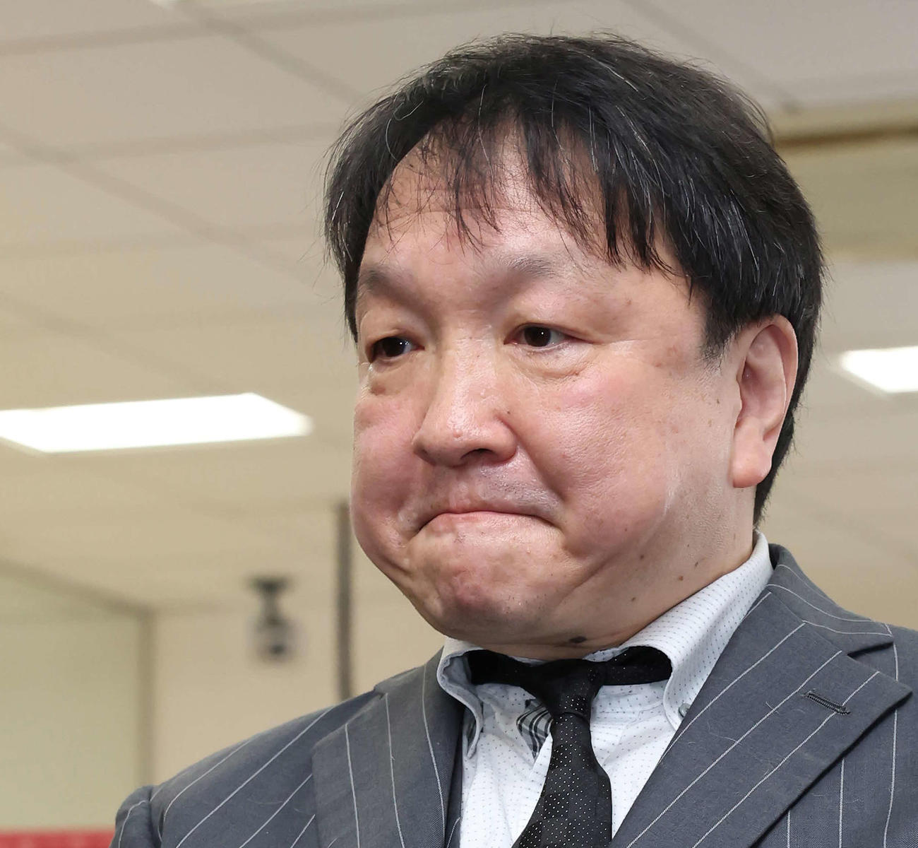井上尚弥の拳負傷によりWBC・WBOスーパーバンタム級タイトル戦の延期を発表する大橋会長（撮影・丹羽敏通）