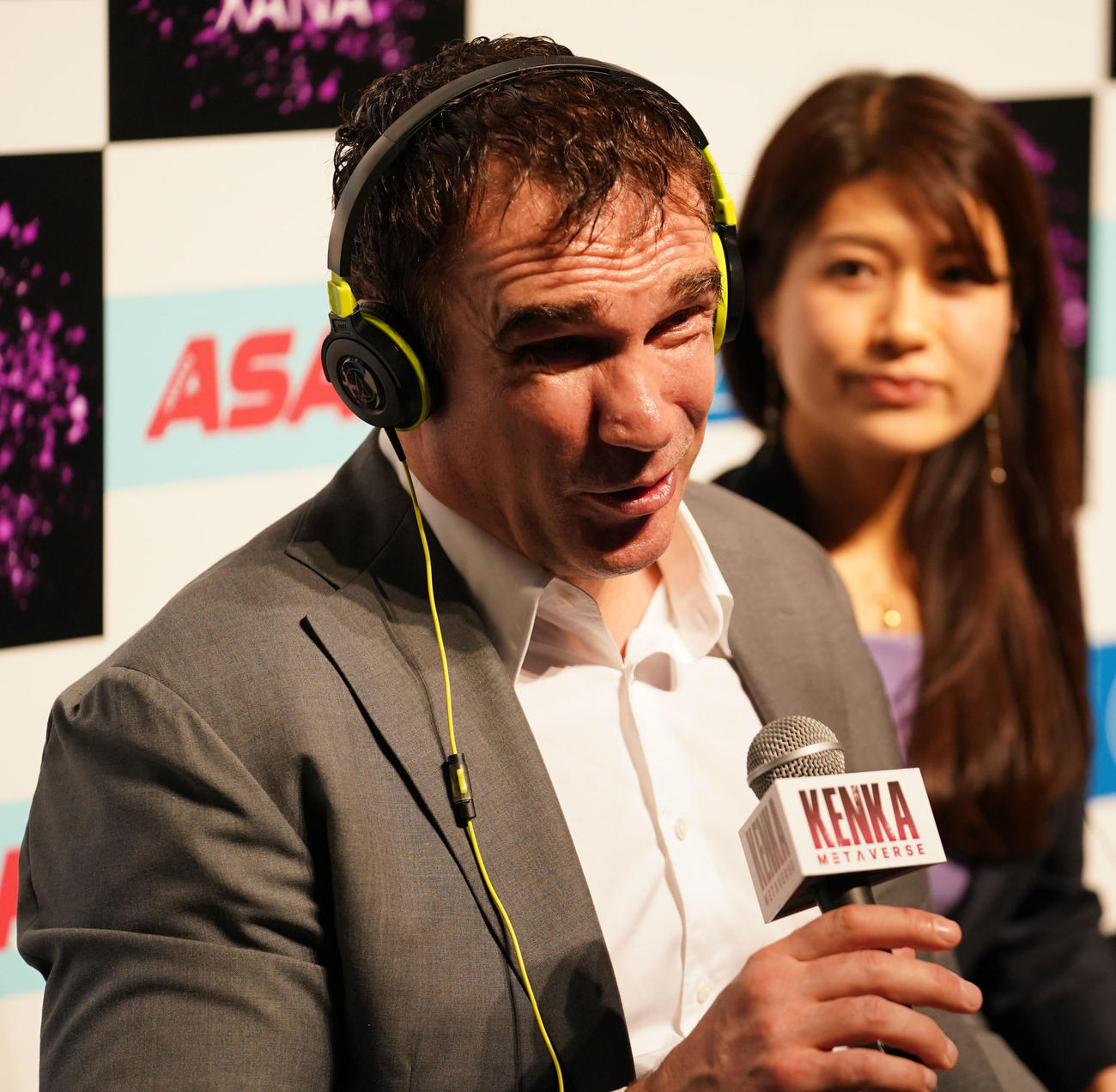 解説を務めるピーター・アーツ（撮影・横山健太）