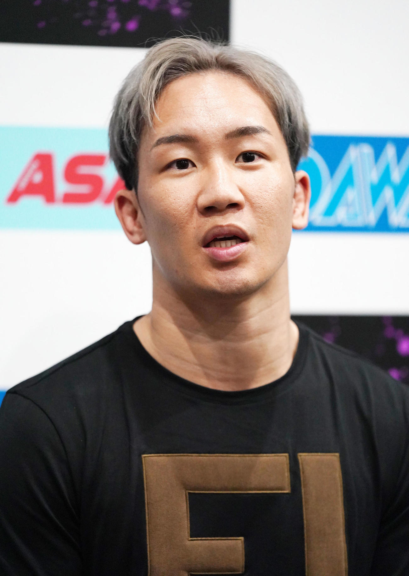 大会を終え取材に応じる朝倉未来（撮影・横山健太）