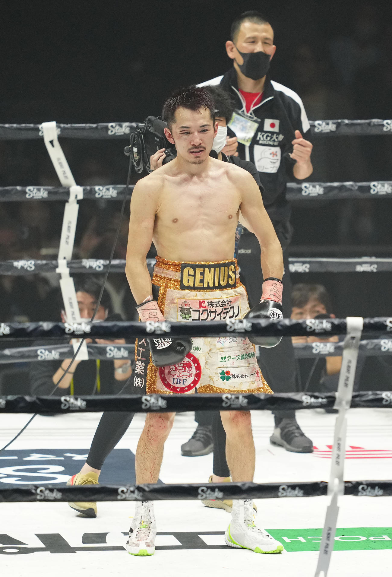 12回判定勝ちでマルチネスに勝利した阿部（撮影・江口和貴）