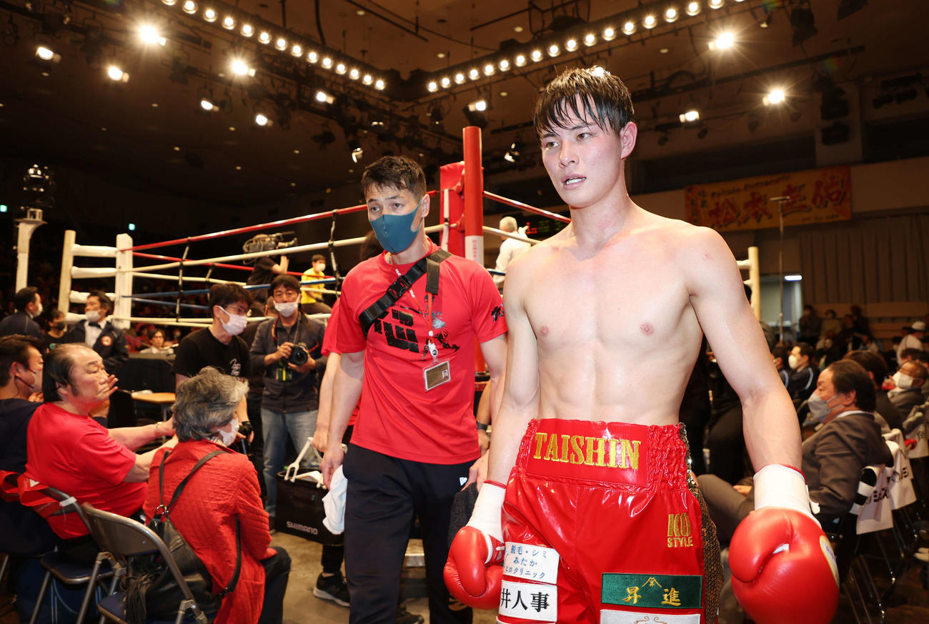伊藤に判定で敗れた磯谷（撮影・宮地輝）