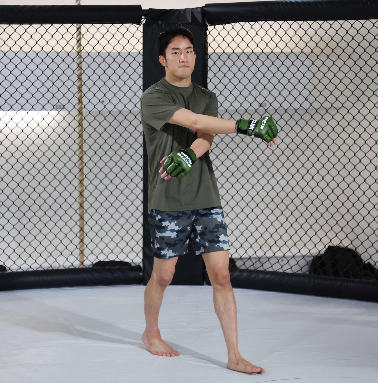 トレーニングを公開した朝倉（撮影・宮地輝）