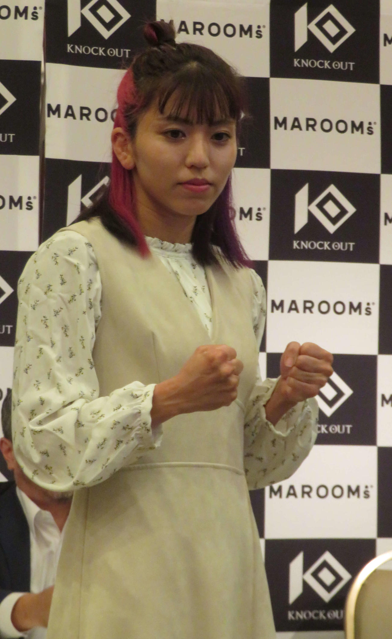 公式戦復帰へ、計量後の会見に臨んだぱんちゃん璃奈