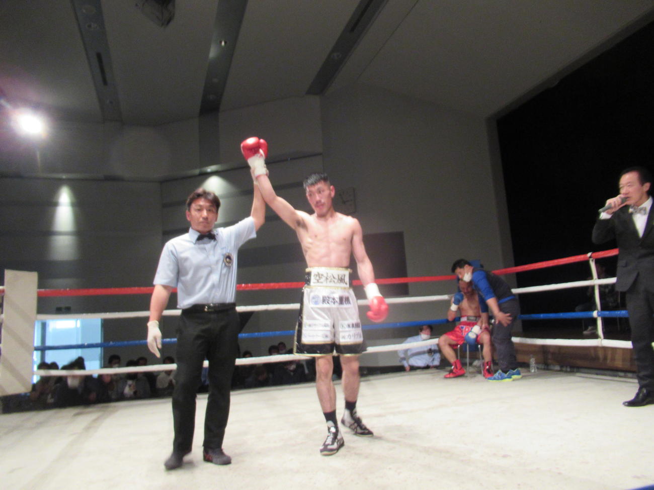 2回TKOで5連勝を飾った殿本