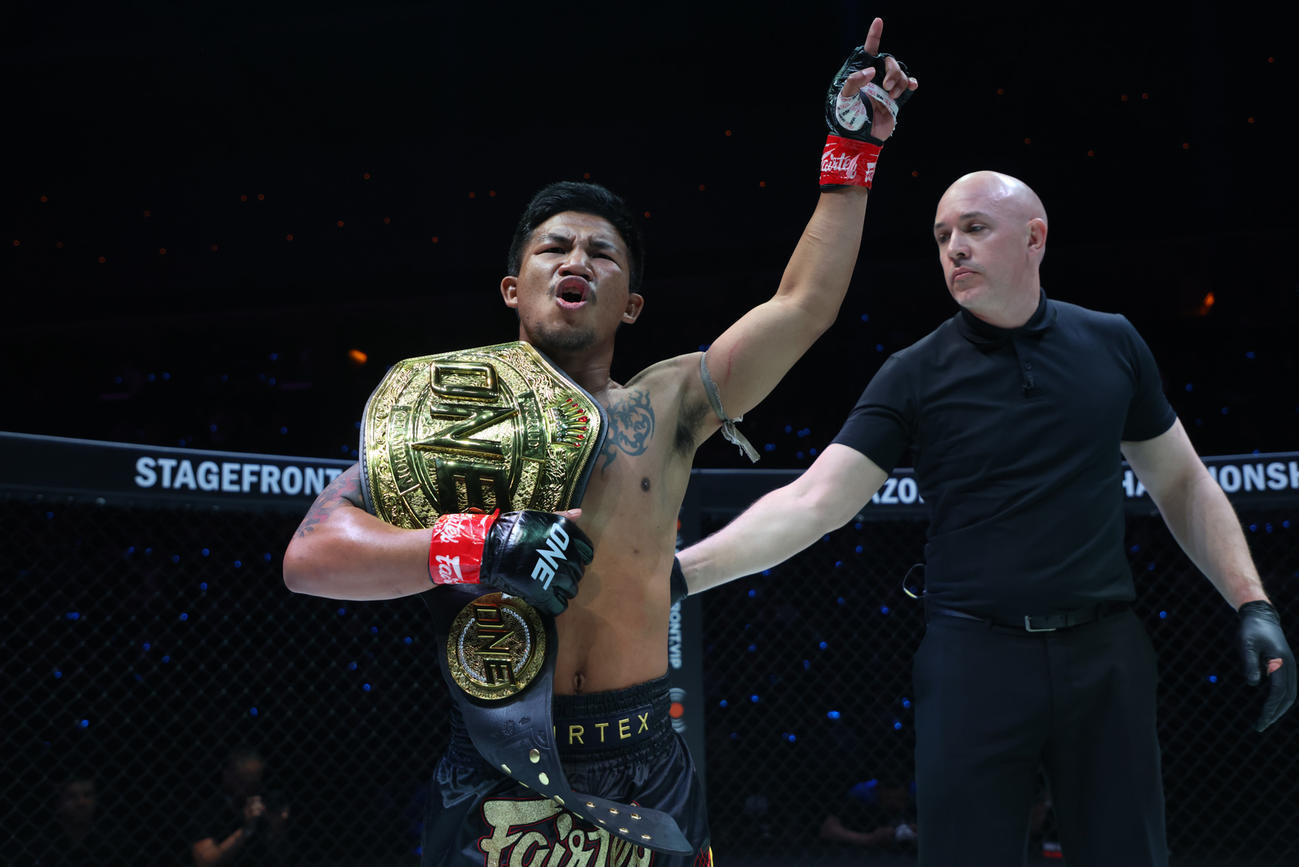 5度目防衛に成功したONEフライ級ムエタイ王者ロッタン・ジットムアンノン（左）（C）ONE Championship