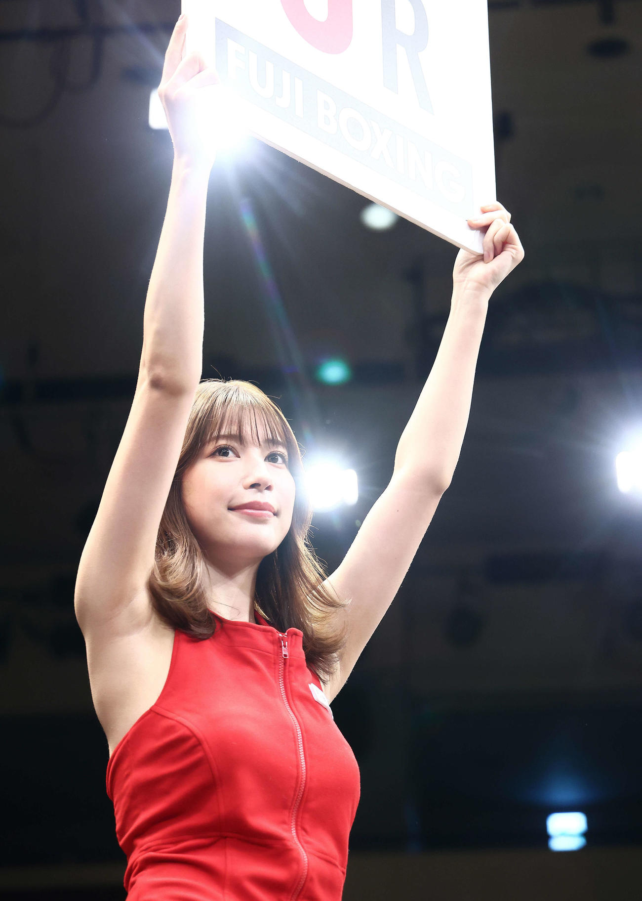 リングを彩る雪平莉左（撮影・河田真司）