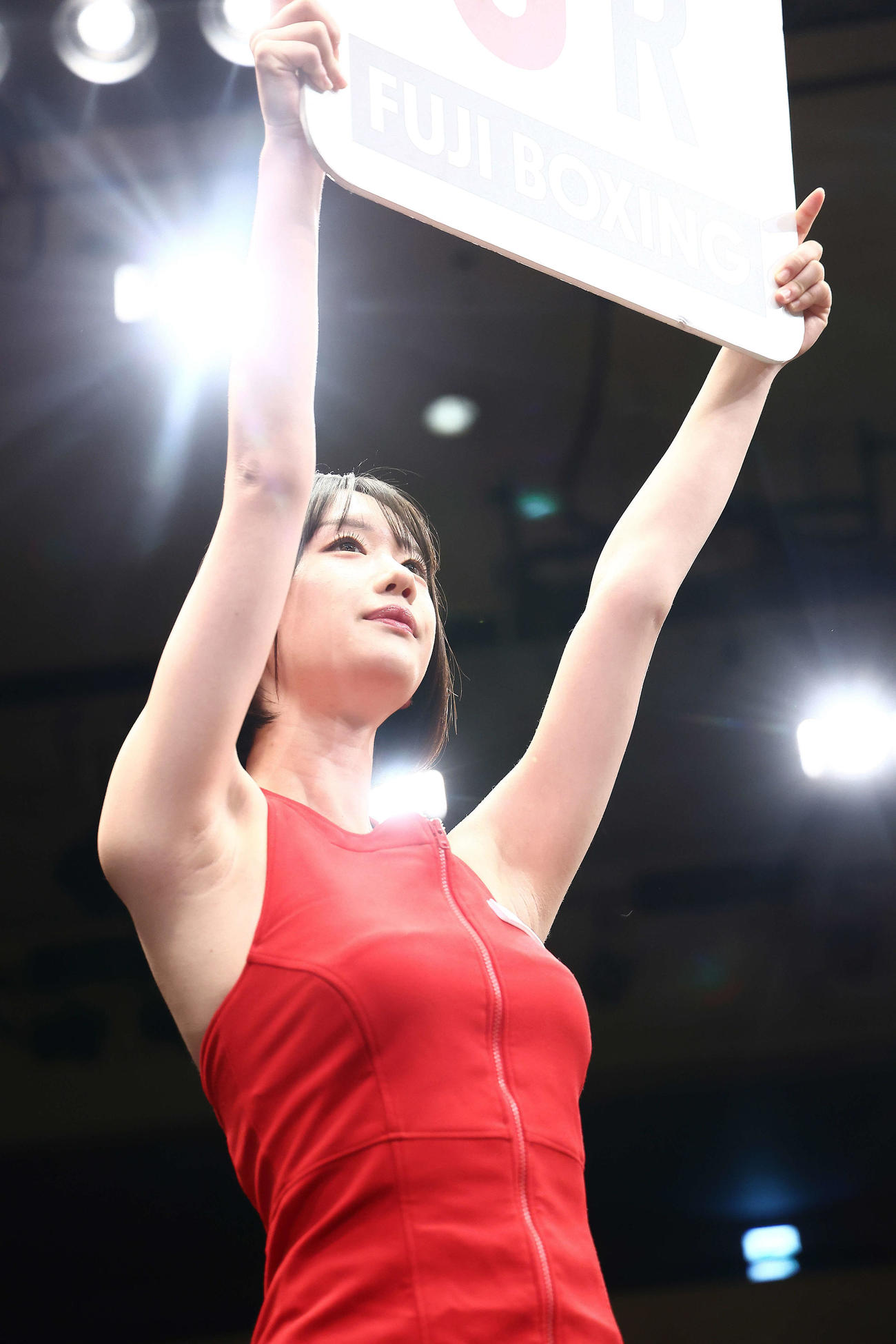 リングを彩る新唯（撮影・河田真司）