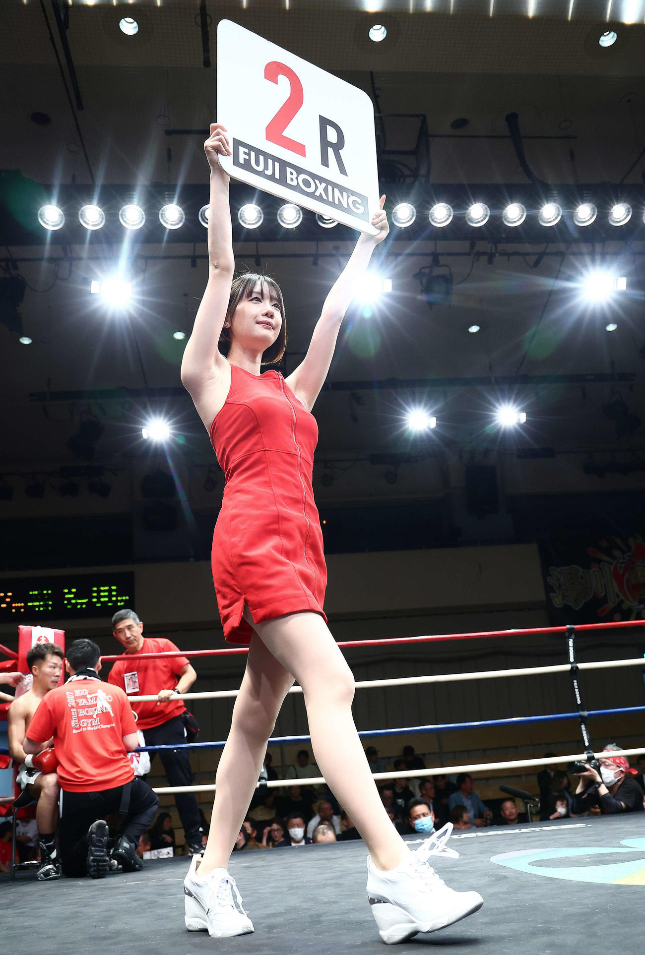 リングを彩る新唯（撮影・河田真司）