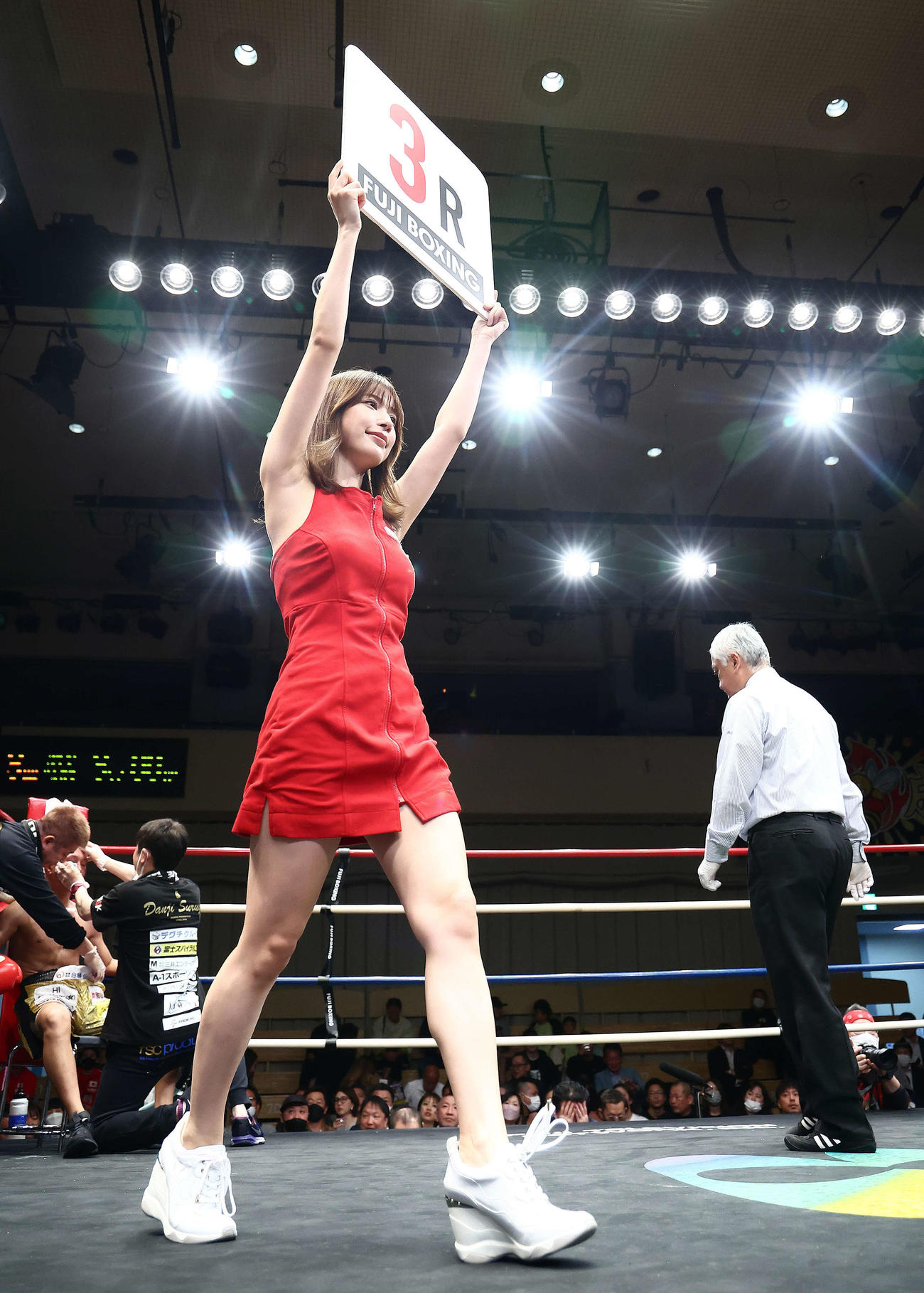 リングを彩る雪平莉左（撮影・河田真司）