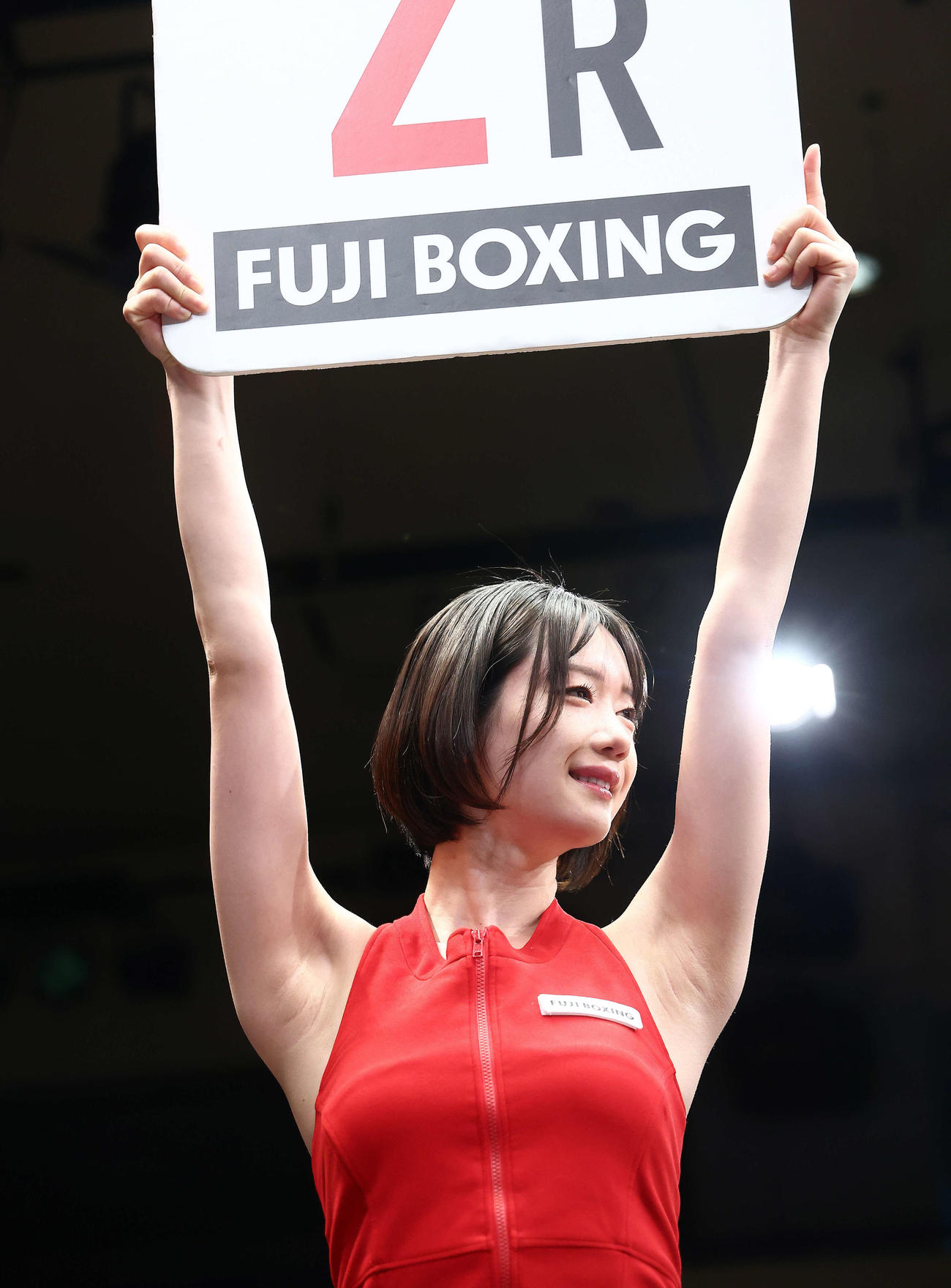 リングを彩る新唯（撮影・河田真司）