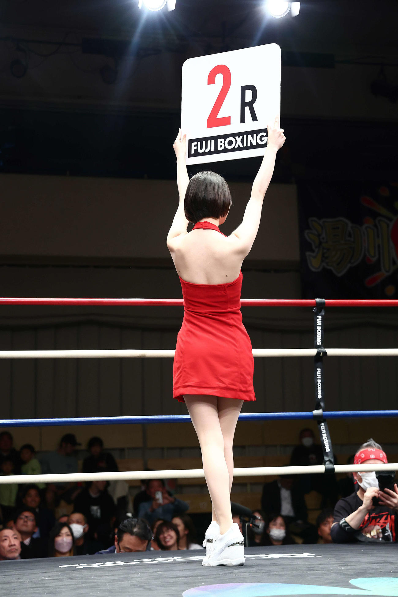 リングを彩る新唯（撮影・河田真司）