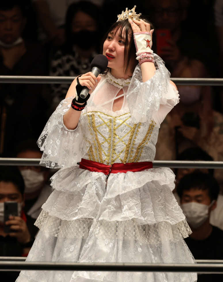 スターダム後楽園大会　引退セレモニーであいさつするひめか（撮影・渋谷征平）