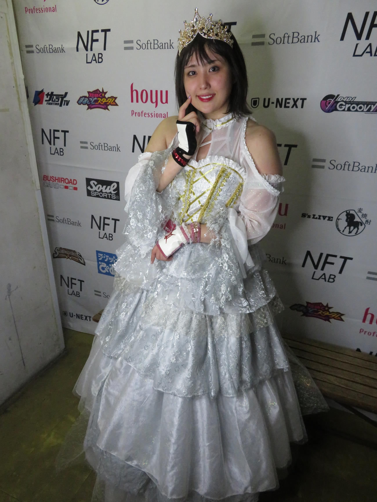 引退セレモニーを終え、バックステージで話すひめか（撮影・松熊洋介）