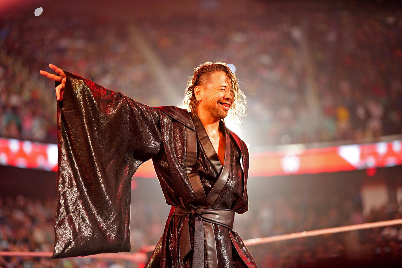 会場からの大歓声を浴びながら入場した中邑真輔（C）2023 WWE, Inc. All Rights Reserved.
