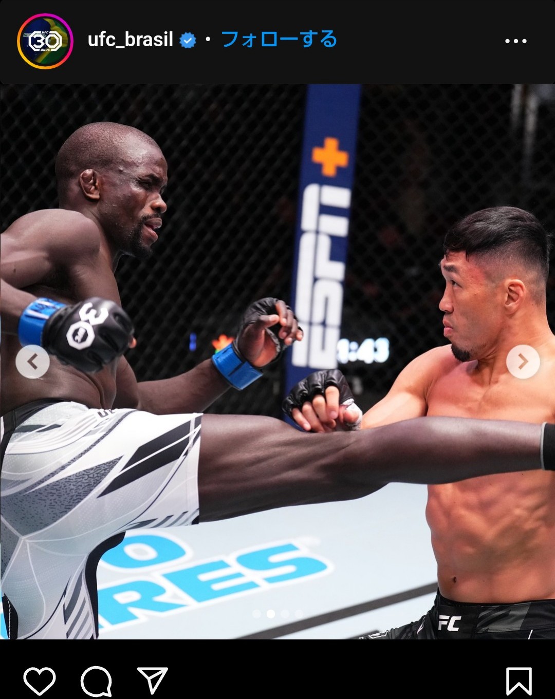 テンバ・ゴリンボ（左）と対戦した佐藤天（UFCブラジル公式インスタグラムから）