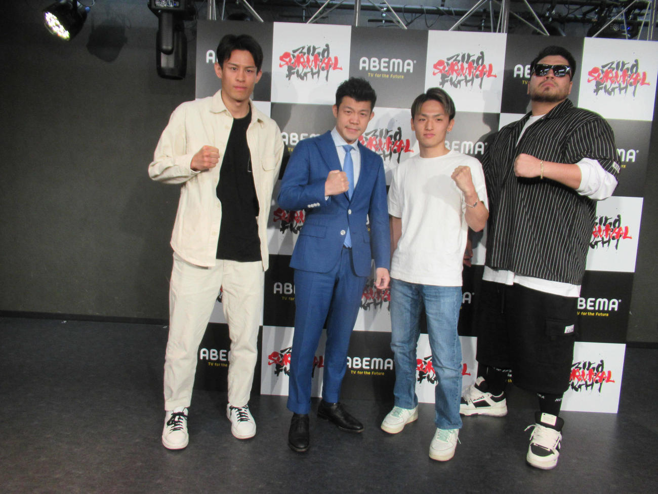 6・10興行の会見に臨んだ左から力石、亀田興毅ファウンダー、政所、ミツロ