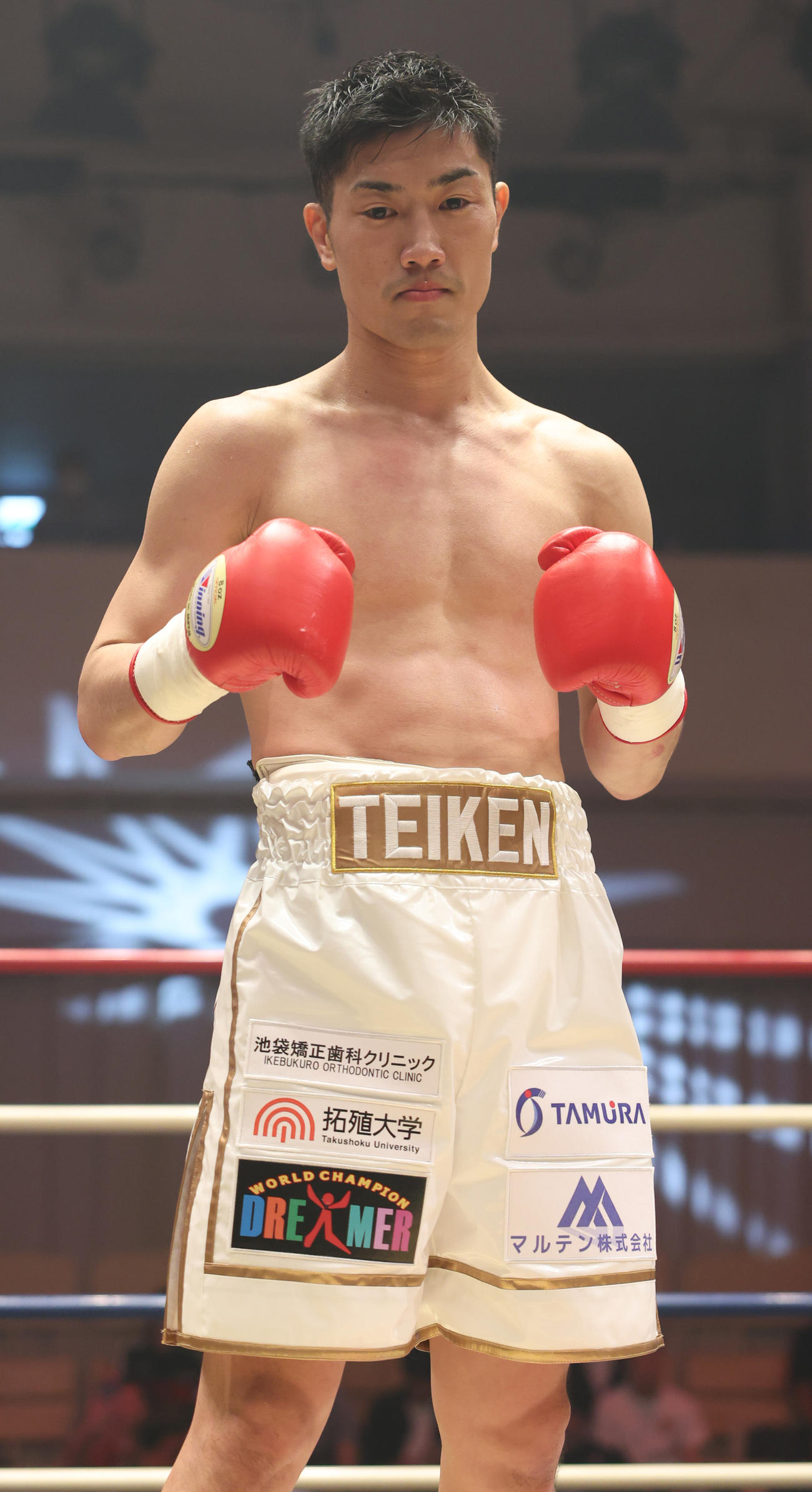 勝利した藤田（撮影・中島郁夫）