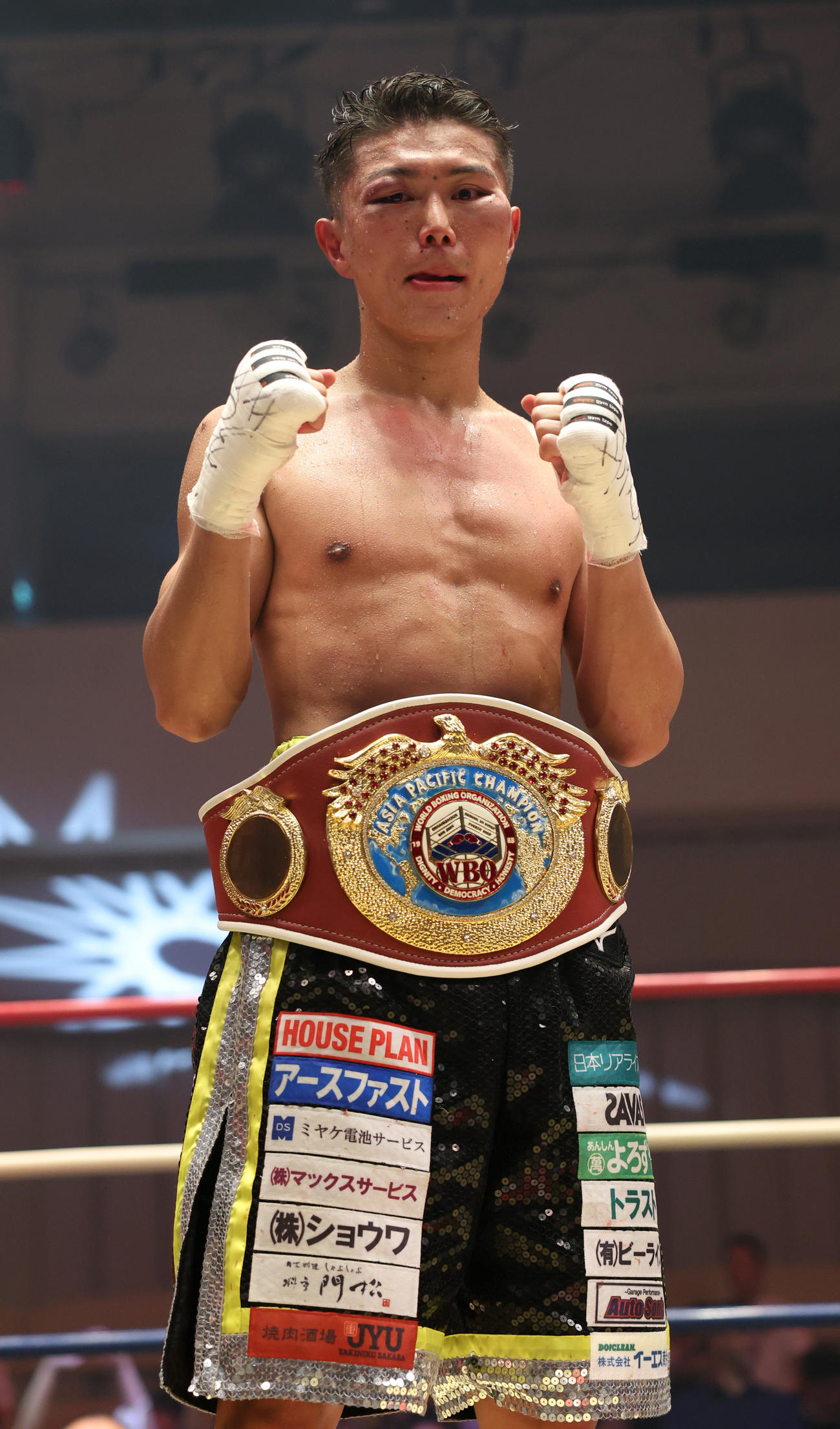 WBOアジアパシフィックライト級王者に輝いた保田（撮影・中島郁夫）
