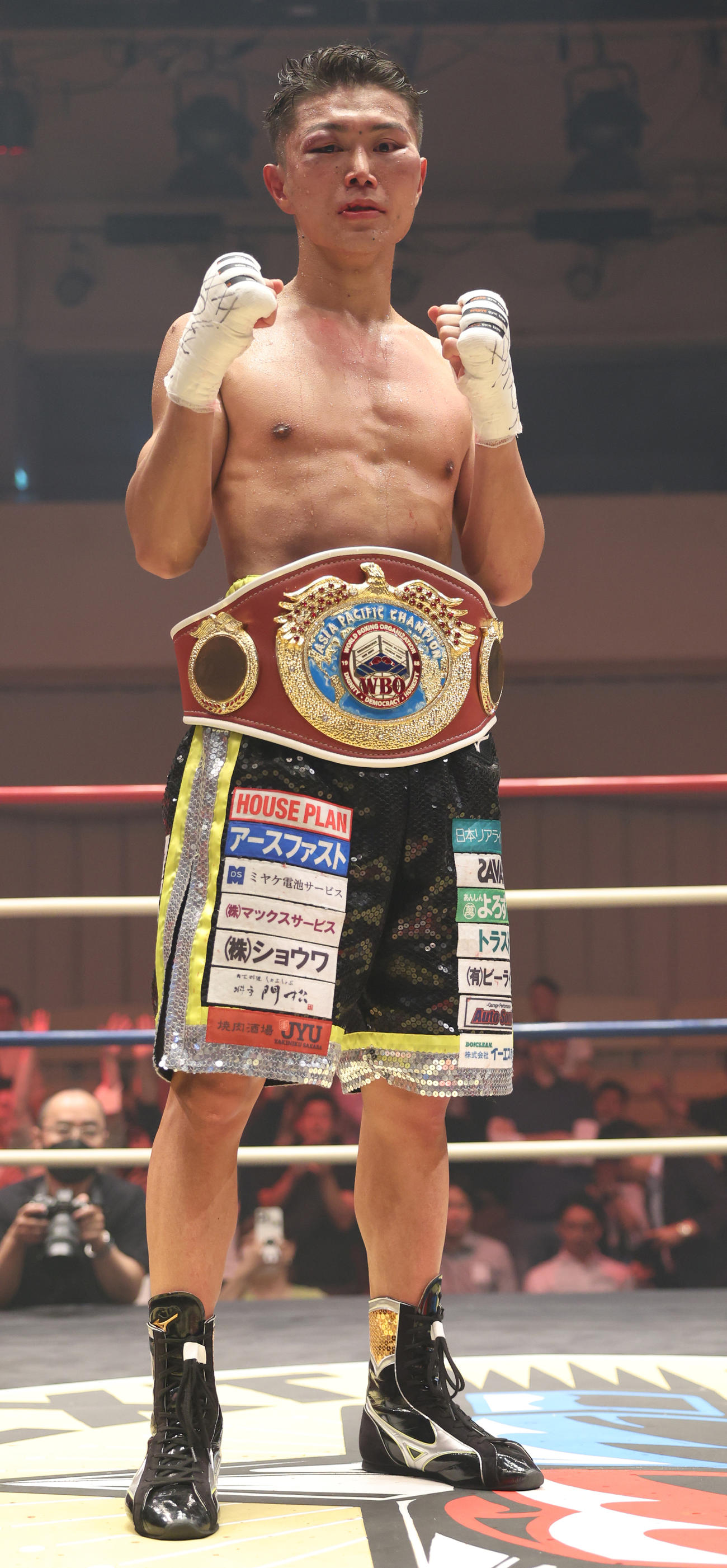 WBOアジアパシフィックライト級王者に輝いた保田（撮影・中島郁夫）