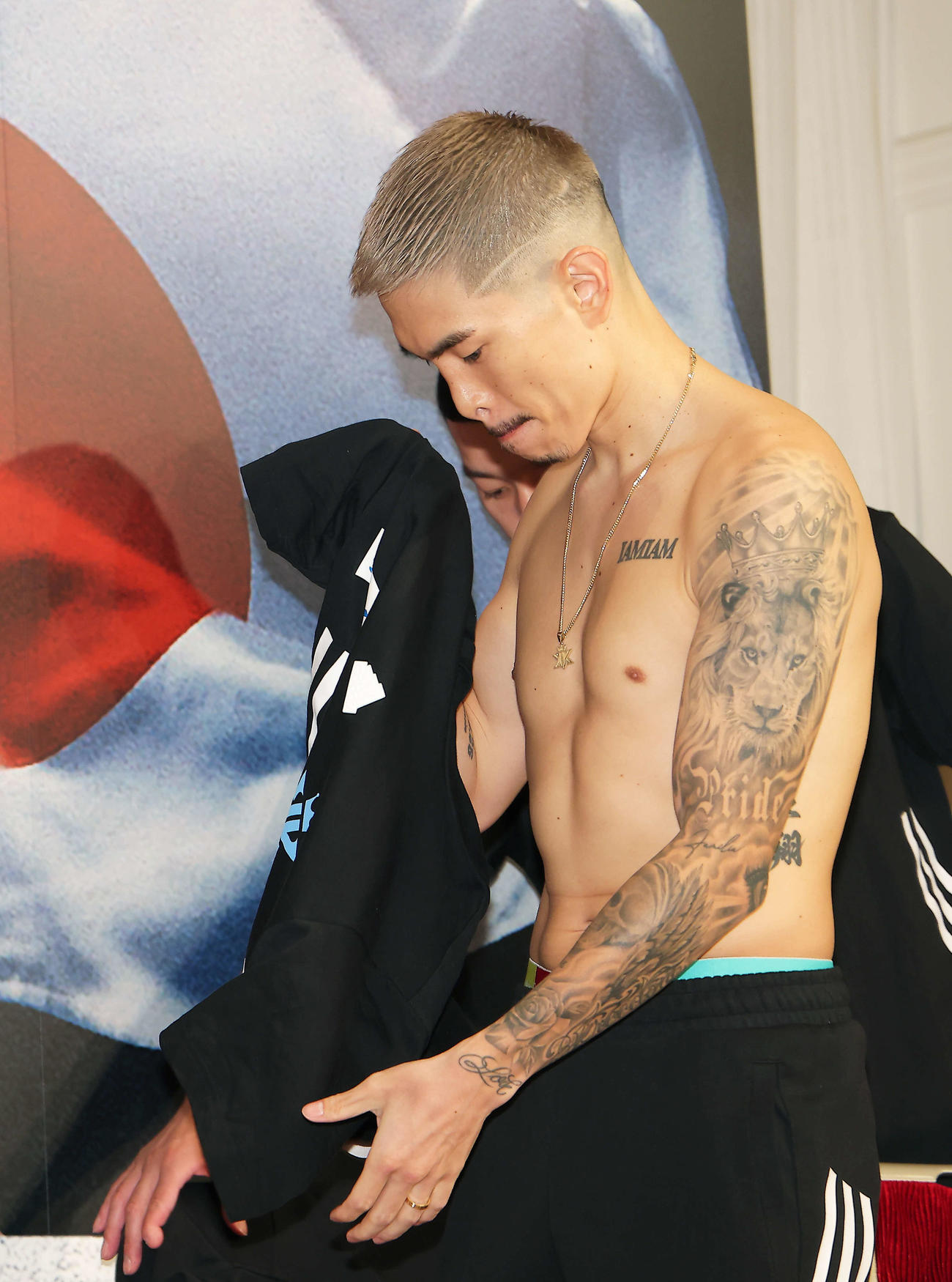 前日計量をパスした井岡（撮影・河田真司）