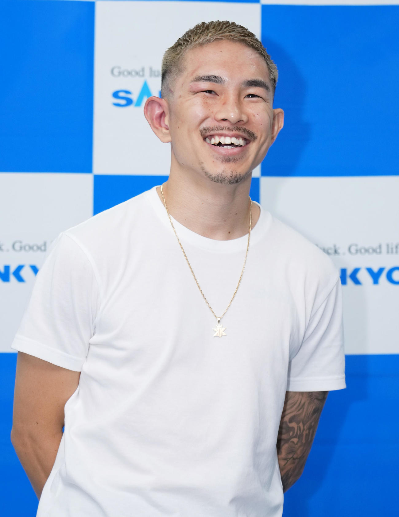 WBA世界スーパーフライ級タイトルマッチから一夜明け、会見で心境を話す井岡（撮影・菅敏）