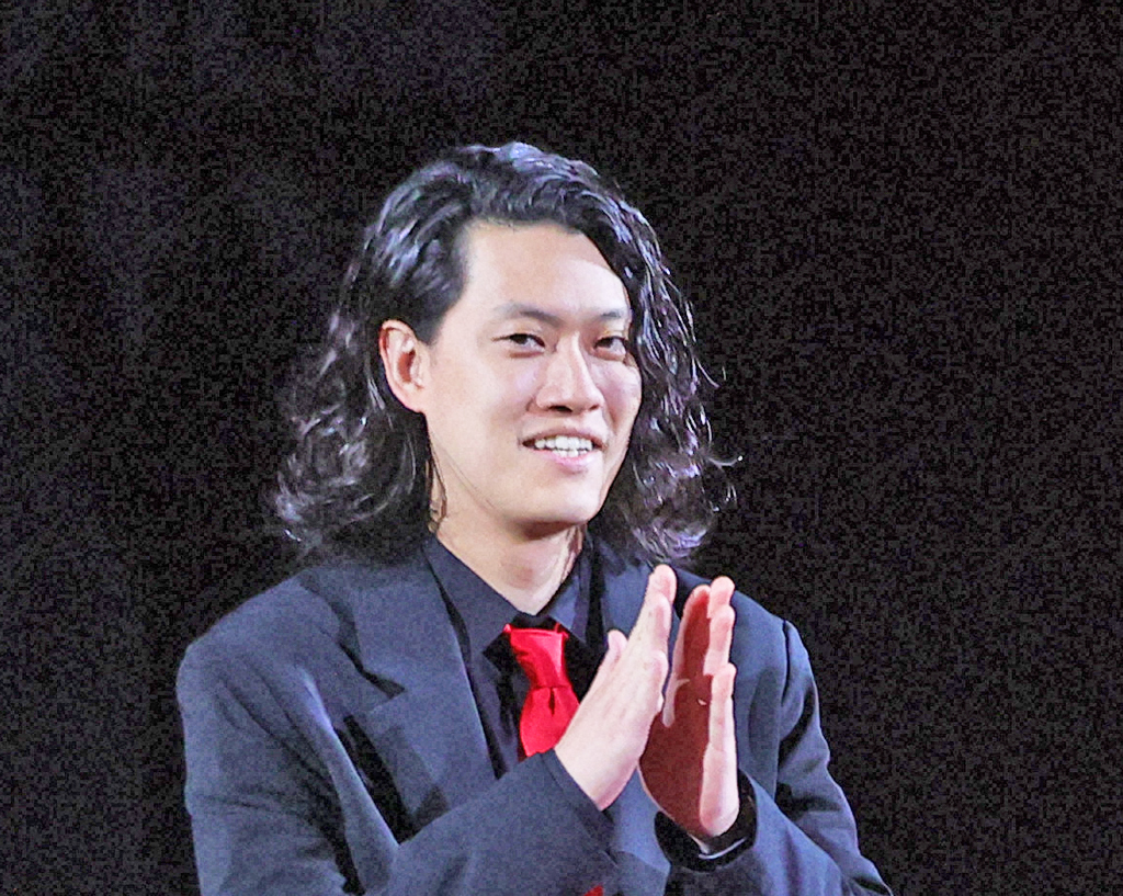 霜降り明星の粗品（2022年7月撮影）