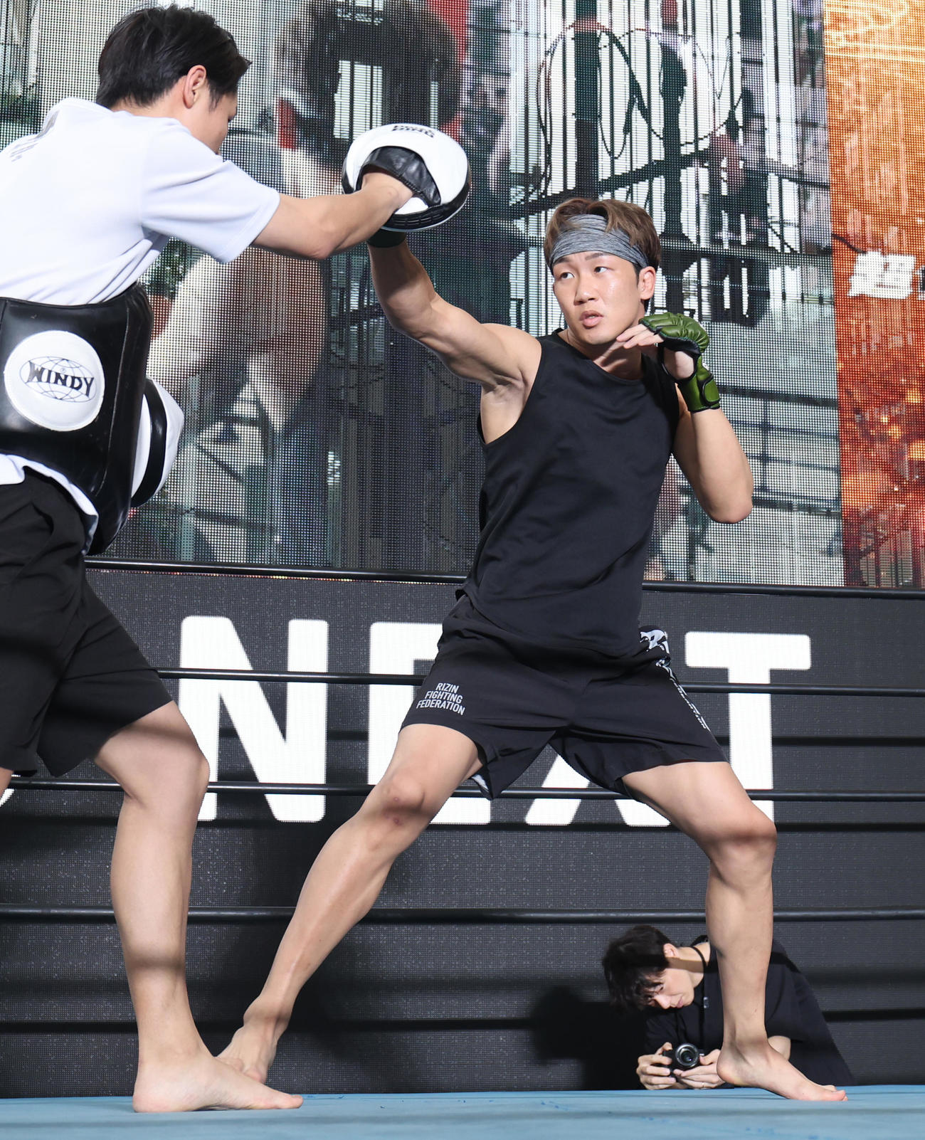 「超　RIZIN．2 powered by U－NEXT」を前に公開練習を行う朝倉未来（撮影・野上伸悟）