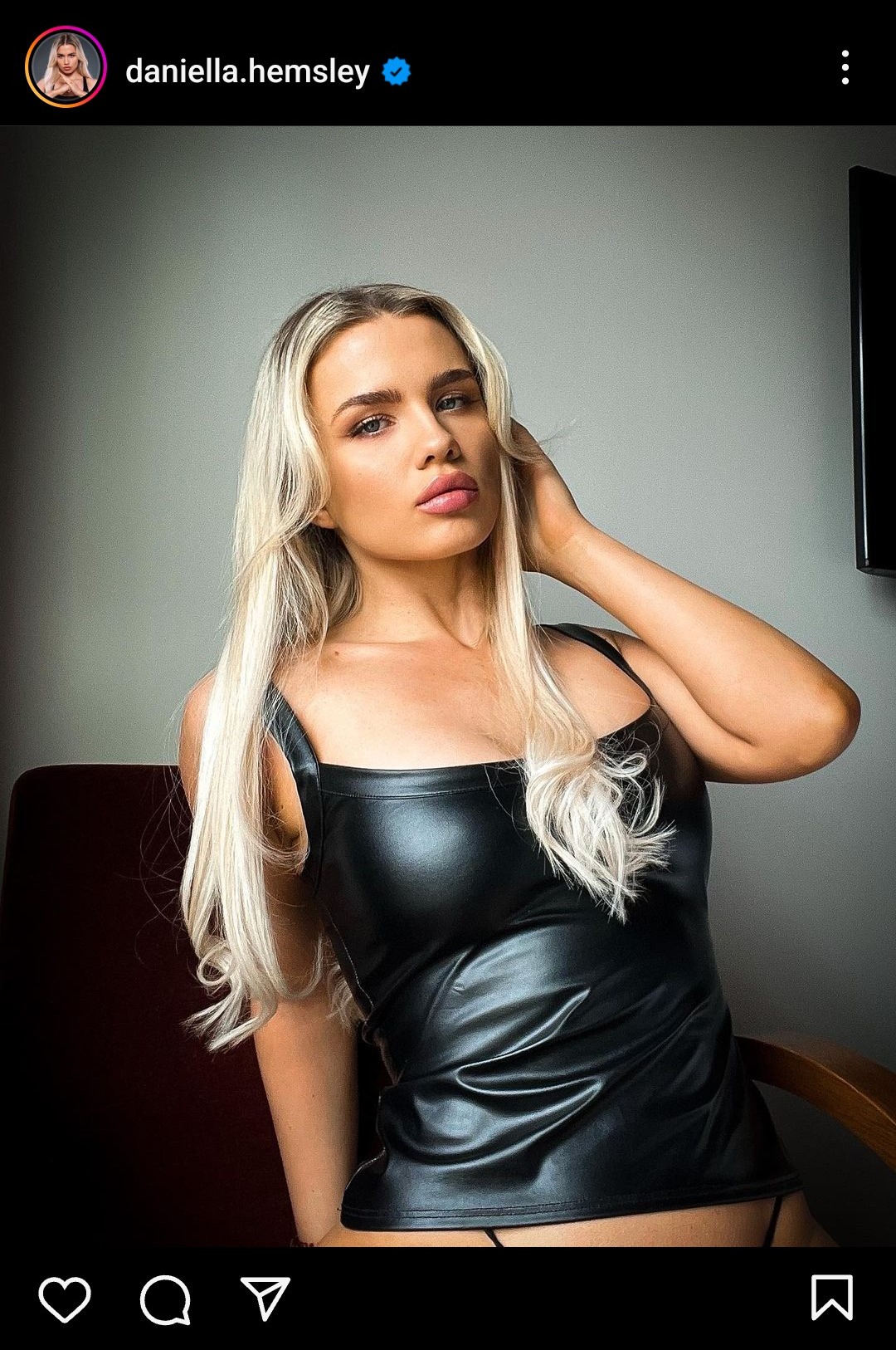 興行主のキングピンから出場停止処分を受けた英女子ボクサー、ダニエラ・ヘムズリー（ヘムズリー公式インスタグラムから）