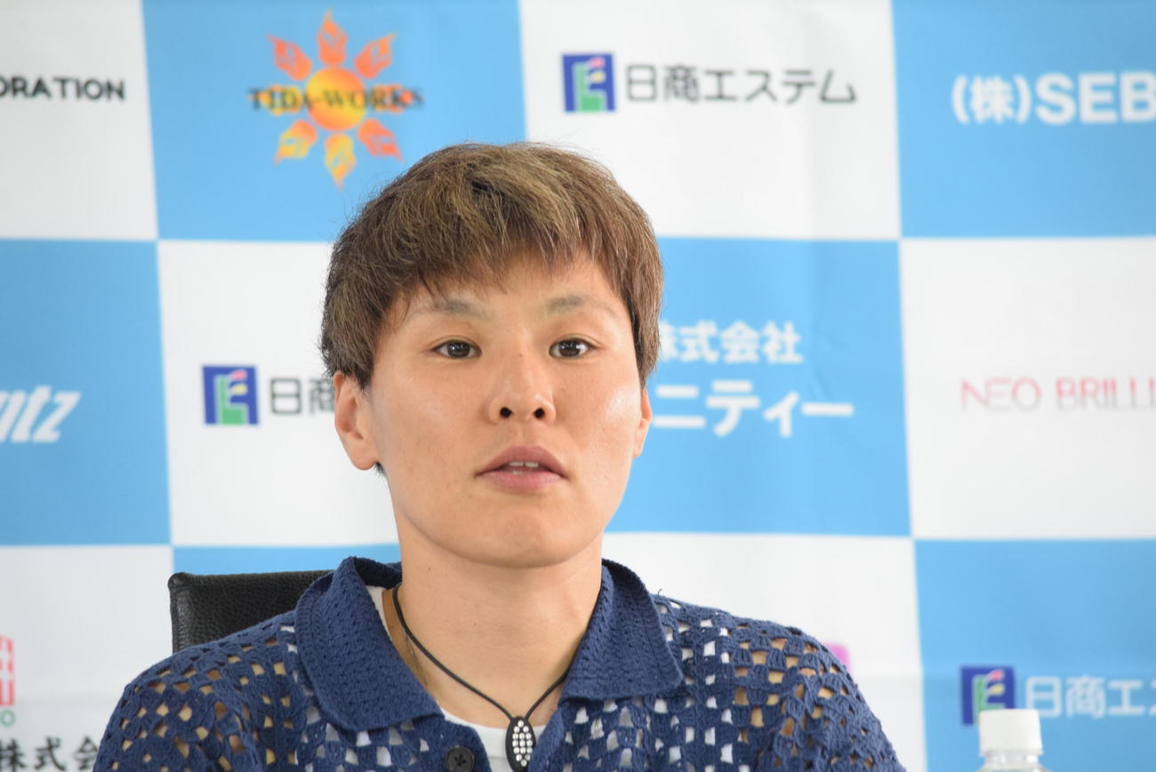 引退会見を開いた多田悦子（撮影・阪口孝志）