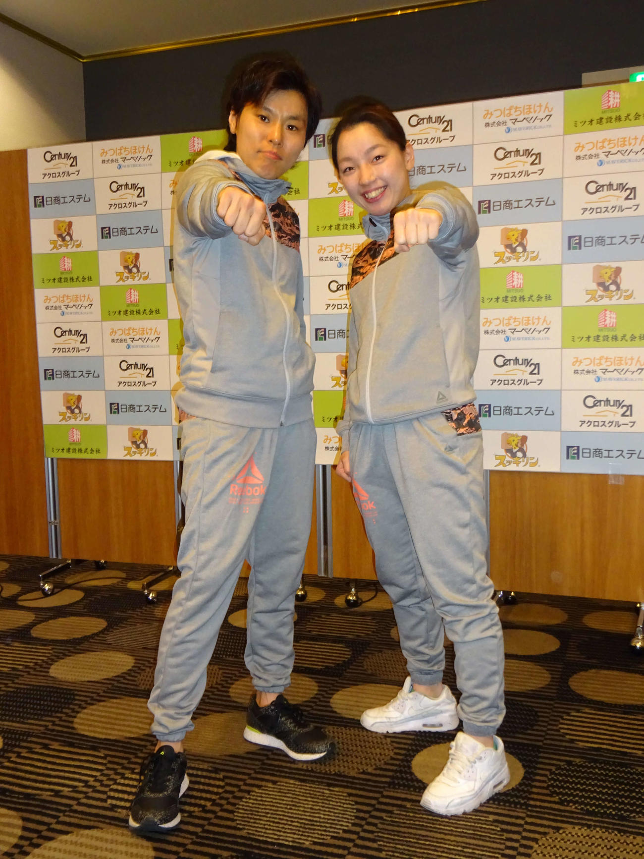 19年3月、WBC世界女子ミニマム級挑戦者決定戦に臨む多田悦子、WBO女子ミニマム級王座に挑む佐伯霞（左から）